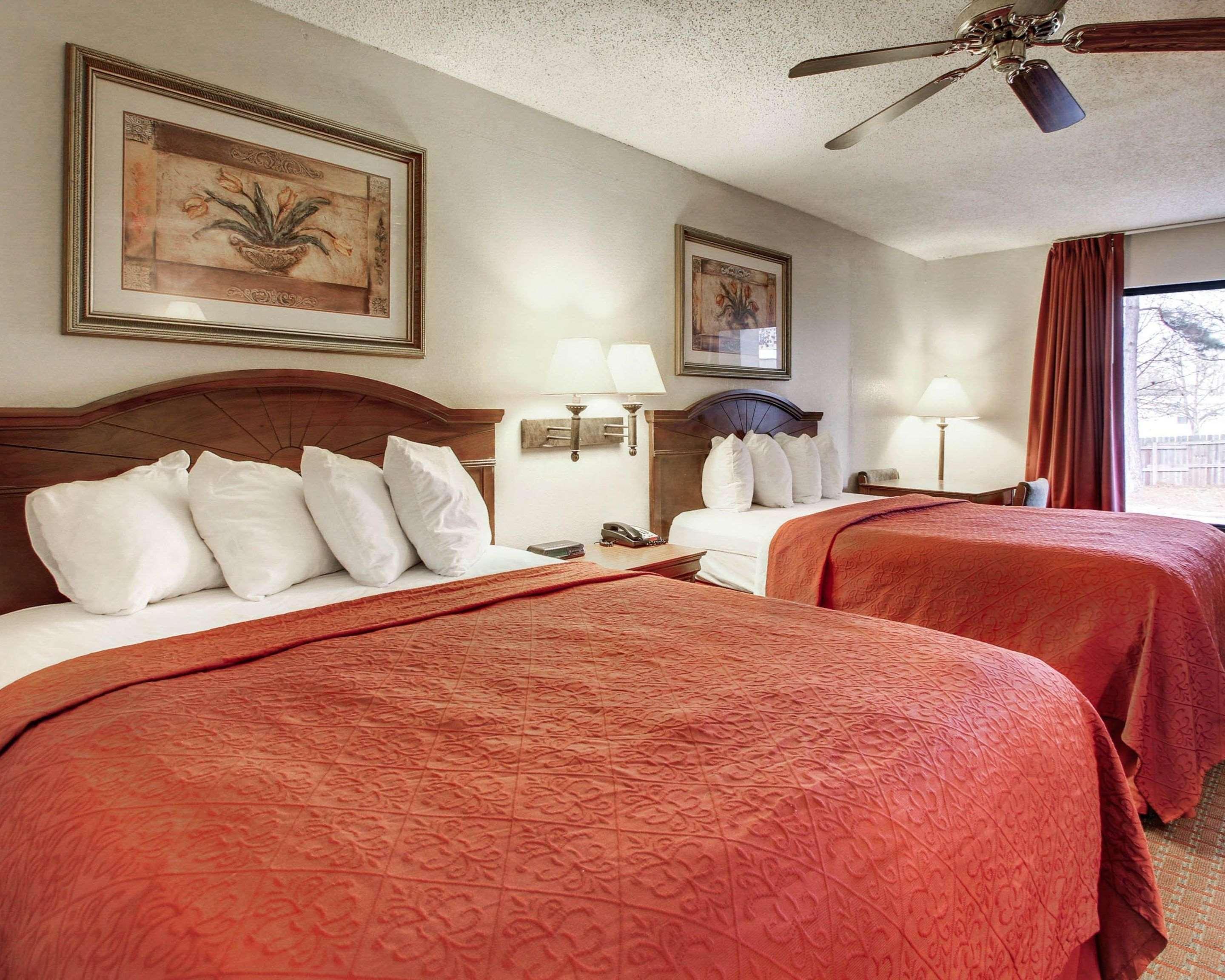 Quality Inn & Suites Clinton Zewnętrze zdjęcie