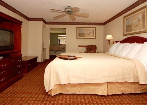 Quality Inn & Suites Clinton Pokój zdjęcie